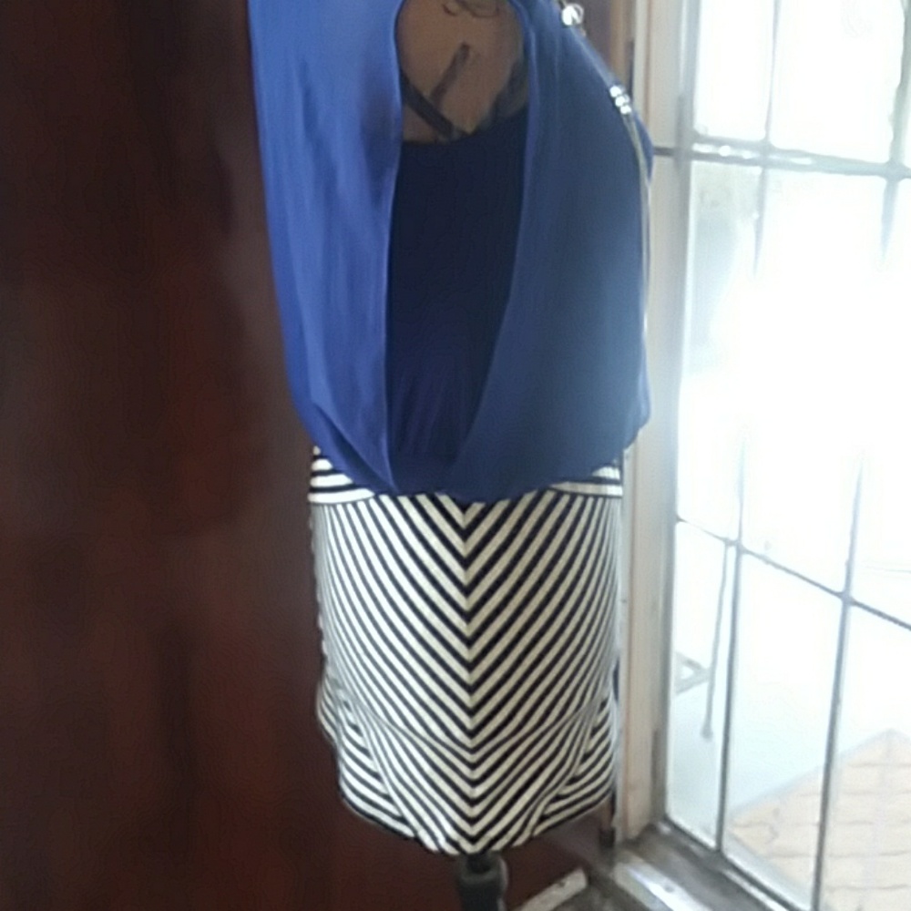 Dress - Picture 4 of 4